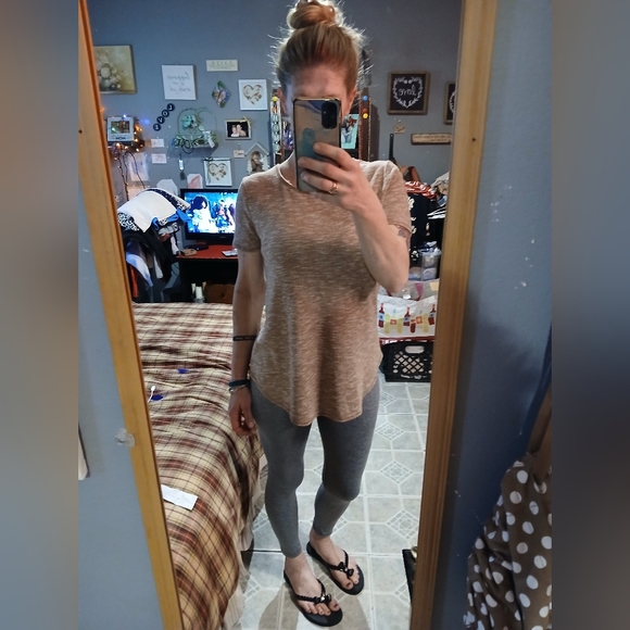 🎈24/7🎈BUY 1 GET 1 FREE ALL LISTINGS🎈Sparkly Flowy Top Sz M - Picture 8 of 16